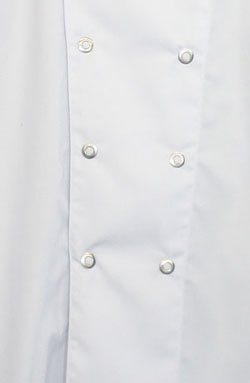 Weiße Kochjacke mit Kugelknöpfen