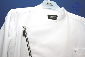 Weiße Kochjacke mit Reißverschluss