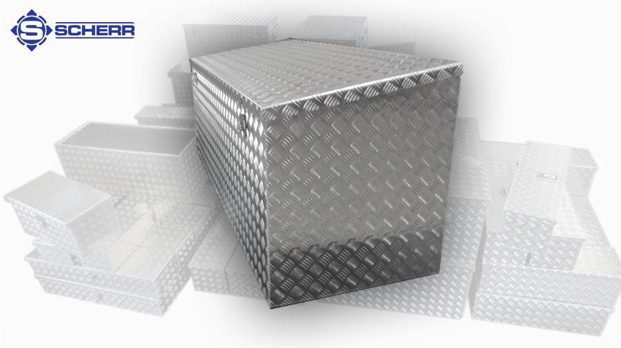 Aluminium Transportboxen als Pritschenboxen / Pritschen - Staubox mit schrägem Deckel für besten Wasserablauf, mit Gasdruckdämpfer