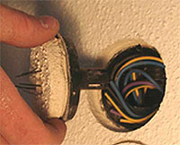 Schalterdosendeckel / Fingerdeckel für sauberes ausbohren nutzen Sie den dafür abgestimmten Kronenbohrer