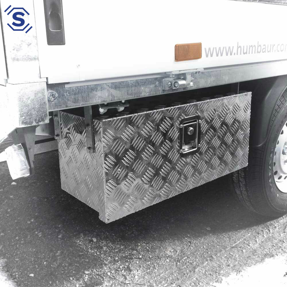 Unterbau Boxen für LKW und Anhänger sind platzsparende Stauboxen aus robustem Alu - Quintett Riffelblech