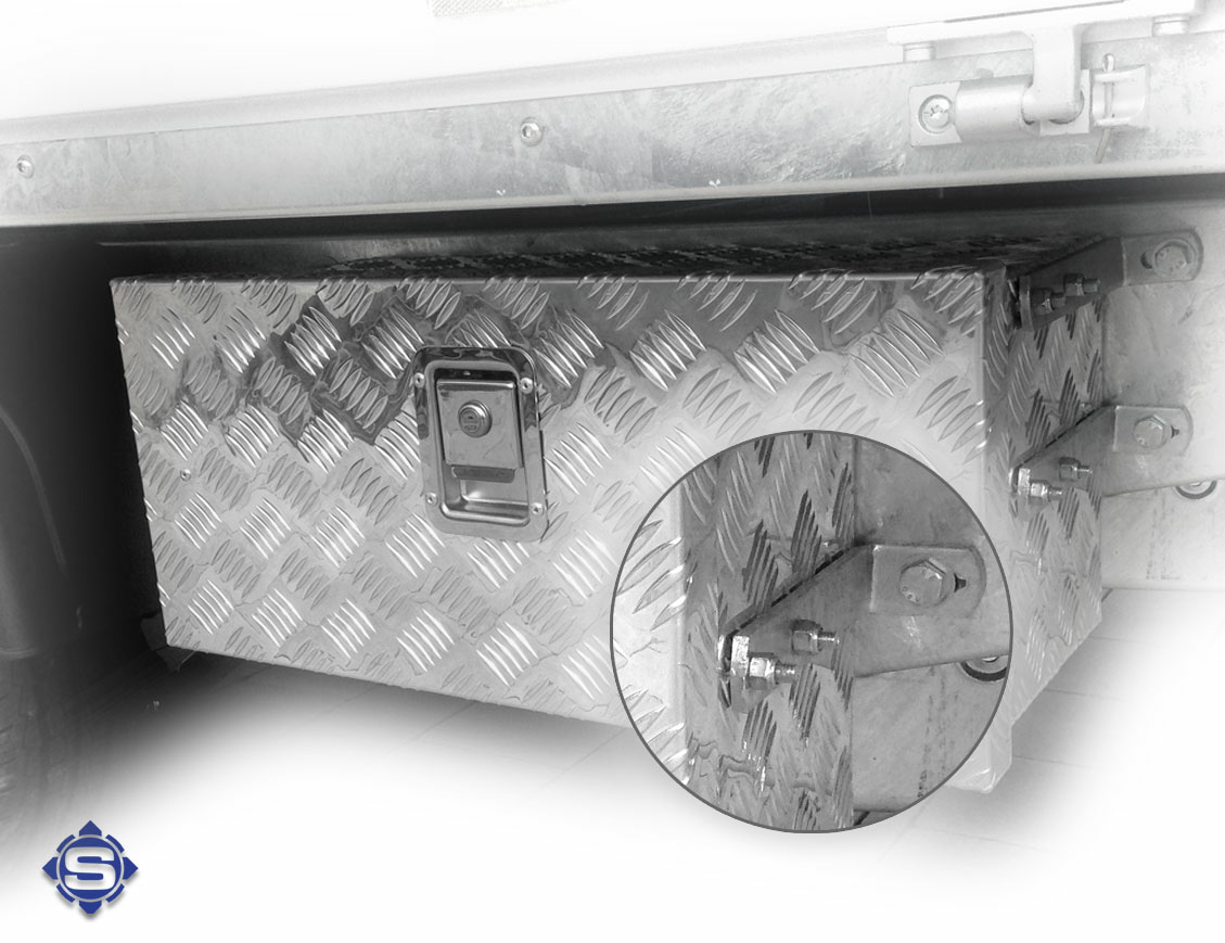 Zu Ihren Unterbau / LKW Unterflur Boxen liefern wir Ihnen auch gerne das passende Aluboxen Befestigung Set mit.